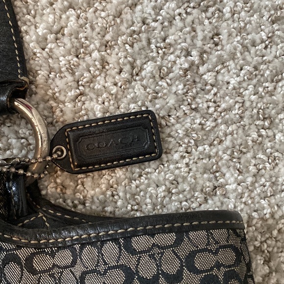 Coach Purse, black C’s leather and fabric - Picture 7 of 8
